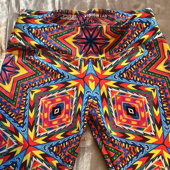 Positive Creations x Visionlab leggings with artwork by Chris Dyer M - Picture 3 of 9